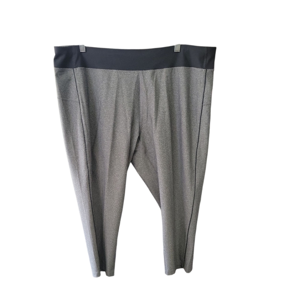 New Xersion Performancewear | Gray & Black| Fitted Capri length leggings | 2X
